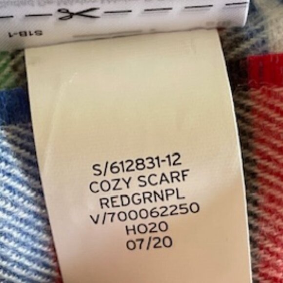 GAP Oversized Cozy Frayed Soft Red Green Plaid Scarf @ 83" x 25" - Picture 8 of 13